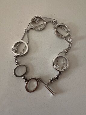Swarovski Crystal Circle Link Bracelet Silver Tone Pave Open Circles Toggle